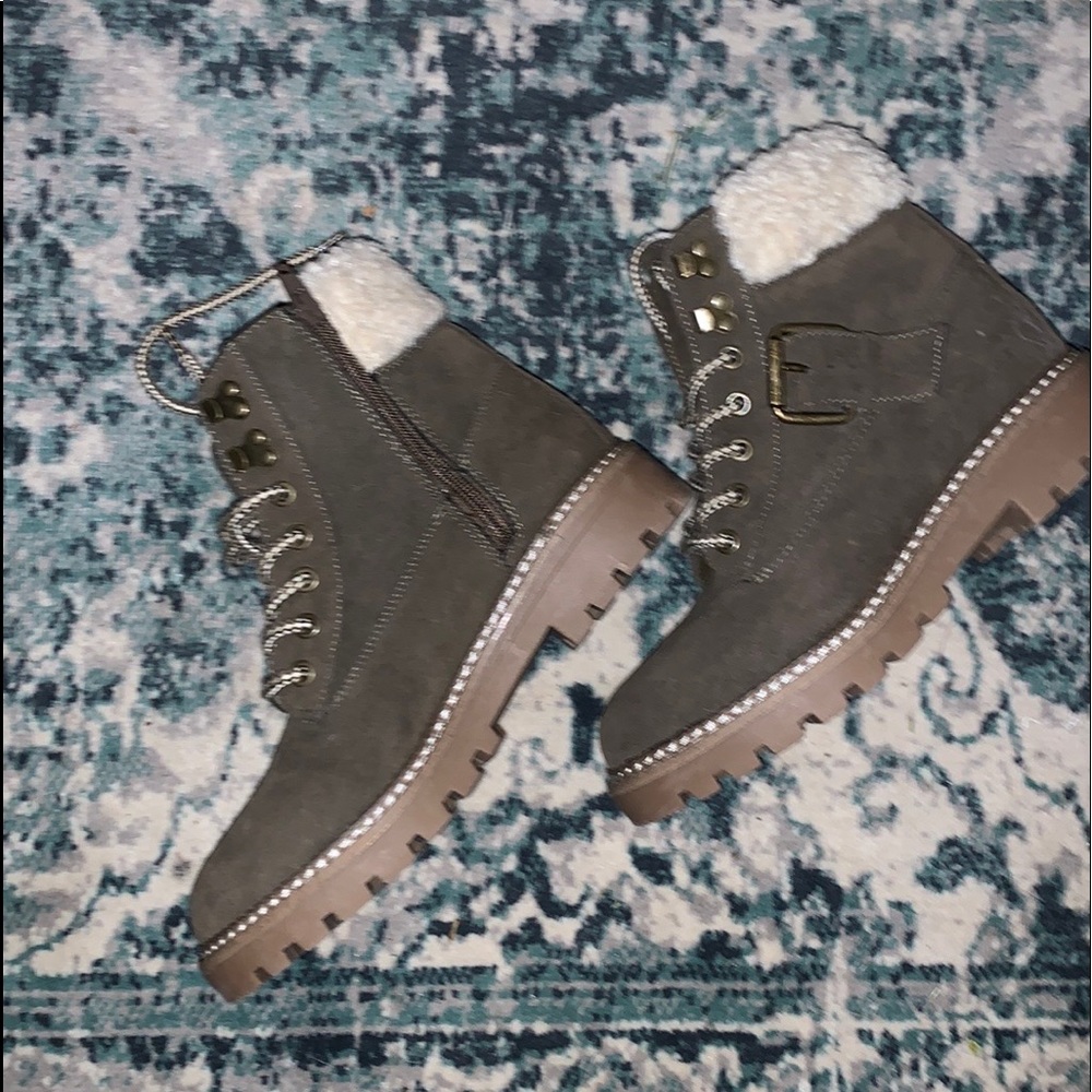 NWOT Brown/Tan Boots